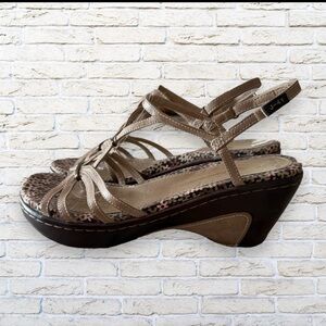 J-41 Adventure Tan Wedge Sandals Size 7.5 - 7 1/2